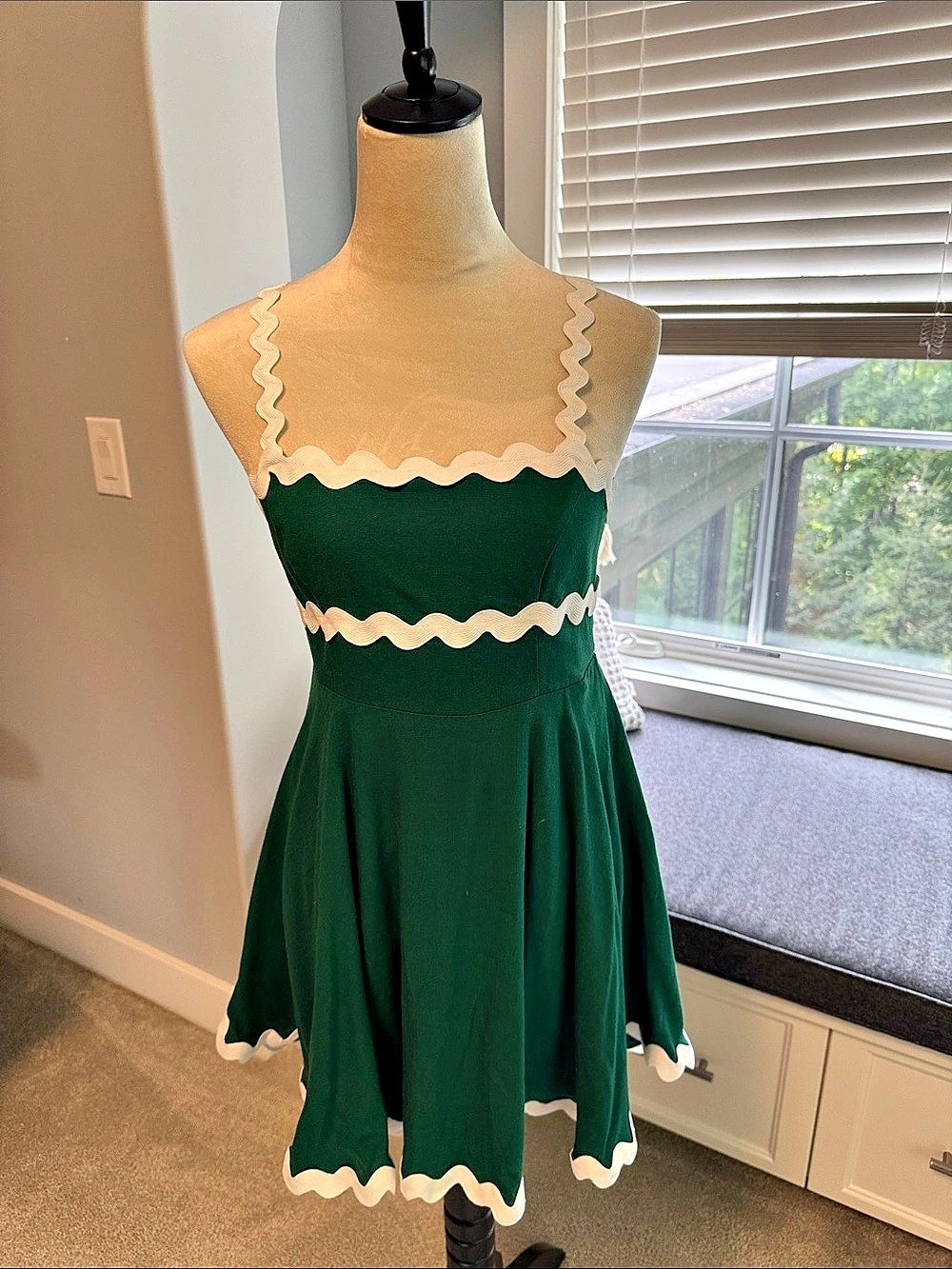 SHY Velvet Green & White Mini Dress Size Medium